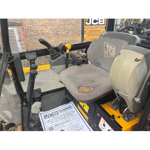 2005 JCB 8015