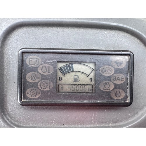 2005 JCB 8015