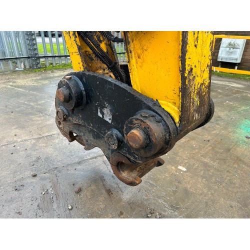 2004 JCB JS130