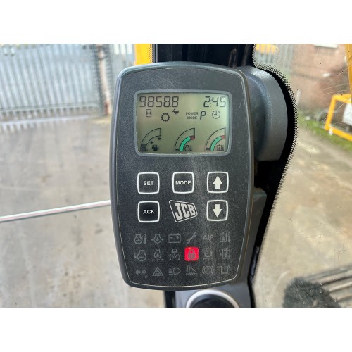 2004 JCB JS130