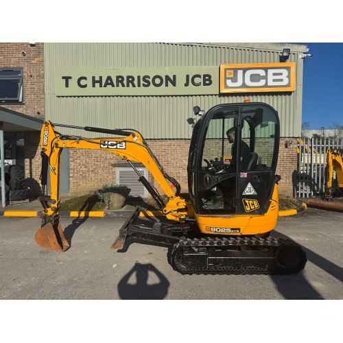 2016 JCB 8025