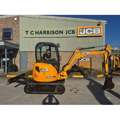 2016 JCB 8025