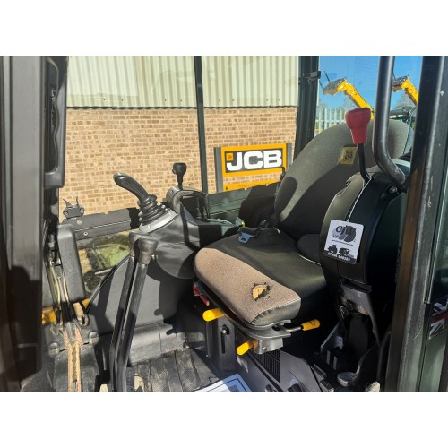 2016 JCB 8025