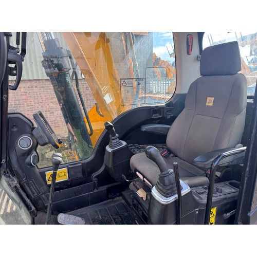 2016 JCB JS131LC