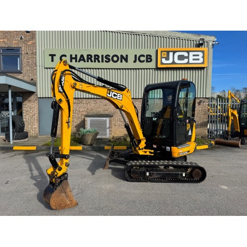 2017 JCB 8026
