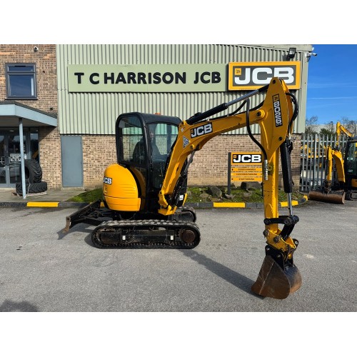 2017 JCB 8026
