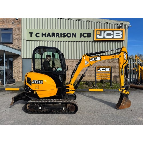 2017 JCB 8026