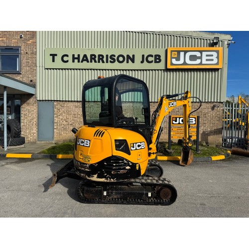 2017 JCB 8026