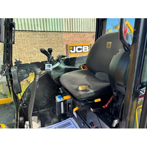 2017 JCB 8026