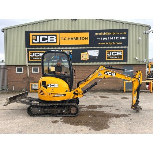 2018 JCB 8025