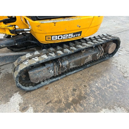 2018 JCB 8025
