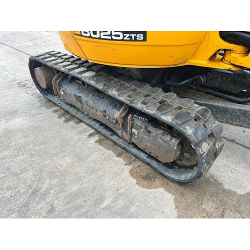 2018 JCB 8025