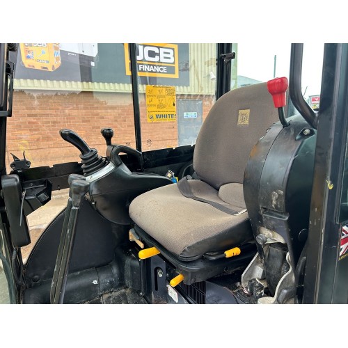 2018 JCB 8025