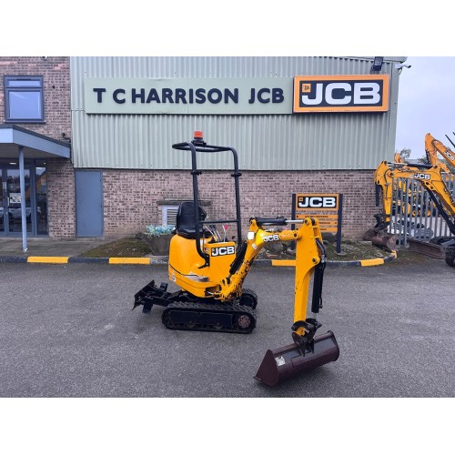 2022 JCB 8008