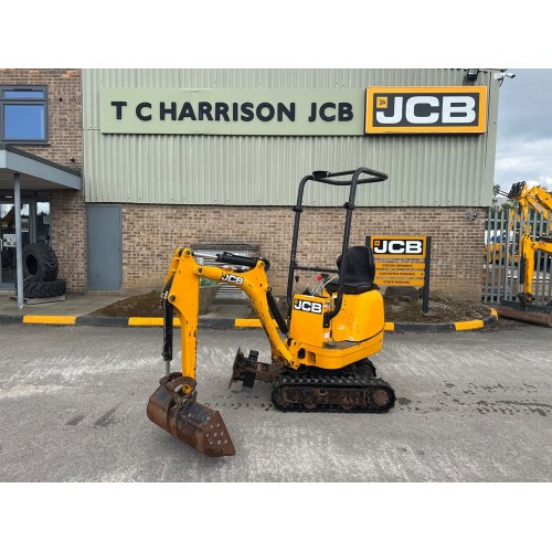 2022 JCB 8008