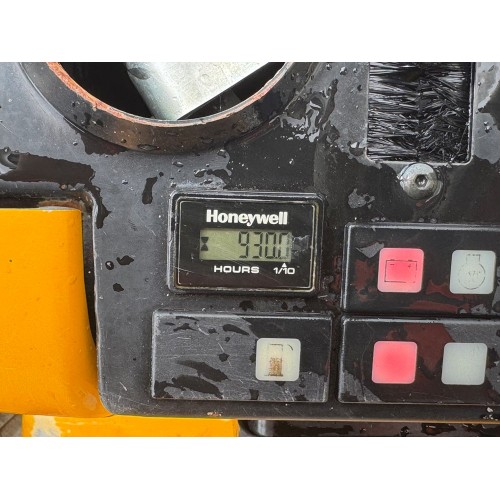 2022 JCB 8008