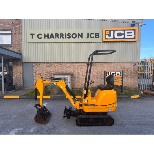 2022 JCB 8008