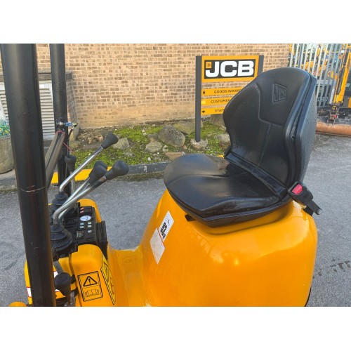 2022 JCB 8008