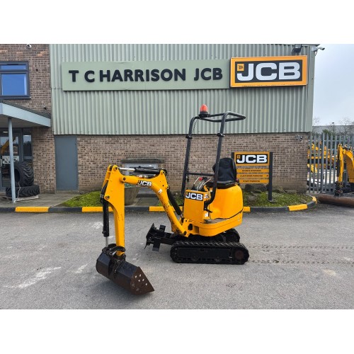 2022 JCB 8008
