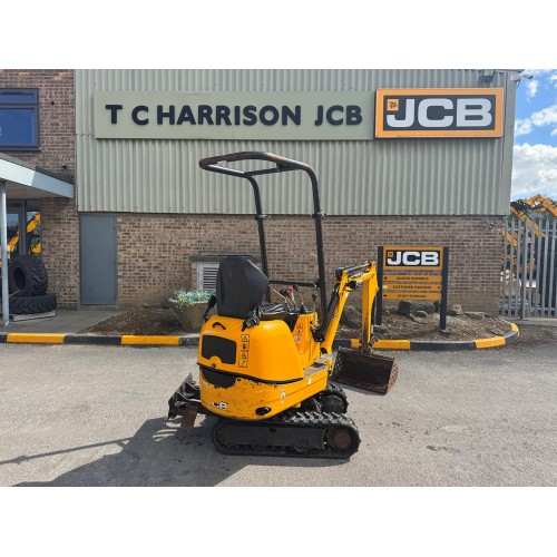 2022 JCB 8008