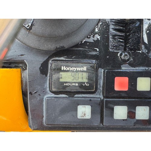2022 JCB 8008