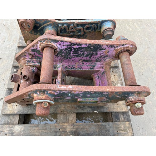 ASSORTMENT OF USED QUICK HITCHES