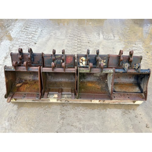 SELECTION OF USED 18 BUCKETS TO SUIT JCB 801
